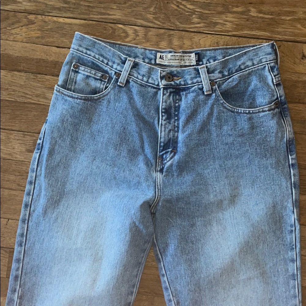 Light wash mom jeans - Picture 3 of 9